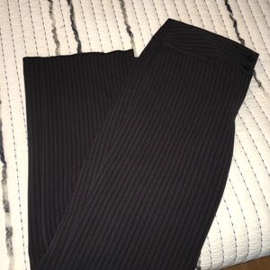 Apt. 9 wide-leg dress pants. Navy with black stripe. Cute waist/buttons.